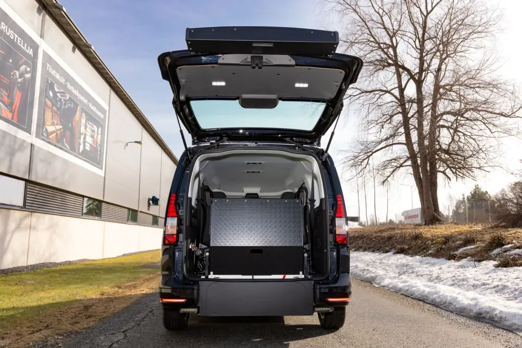 Volkswagen Caddyn invaramppi kuljetusasennossa